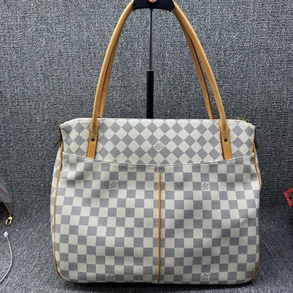 Louis Vuitton Figheri White Monogram Leather Shoulder Bag 988-030524 - Picture 2 of 16